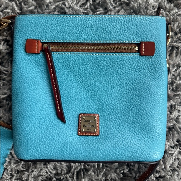 Dooney & Bourke Teal Pebble Leather Crossbody with matching Zip Wallet - Picture 2 of 9
